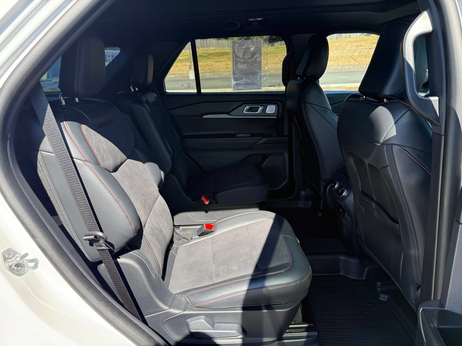 Used 2025 Ford Explorer ST AWD/4WD image 19