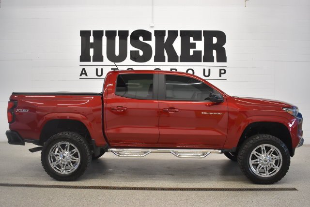 Used 2023 Chevrolet Colorado Z71 w/ Z71 Convenience Package 2 AWD/4WD image 2