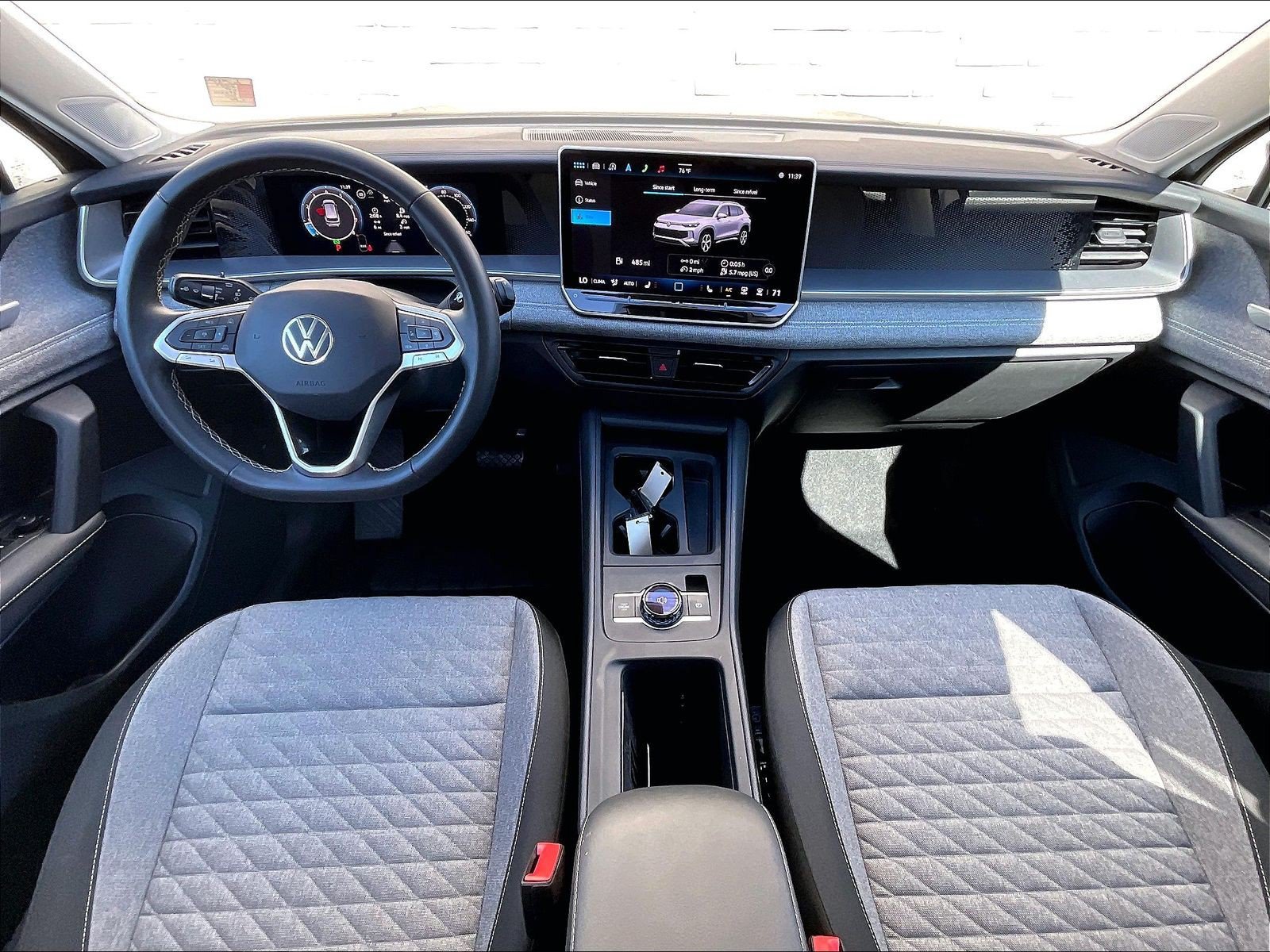 Certified 2025 Volkswagen Tiguan S AWD/4WD image 14