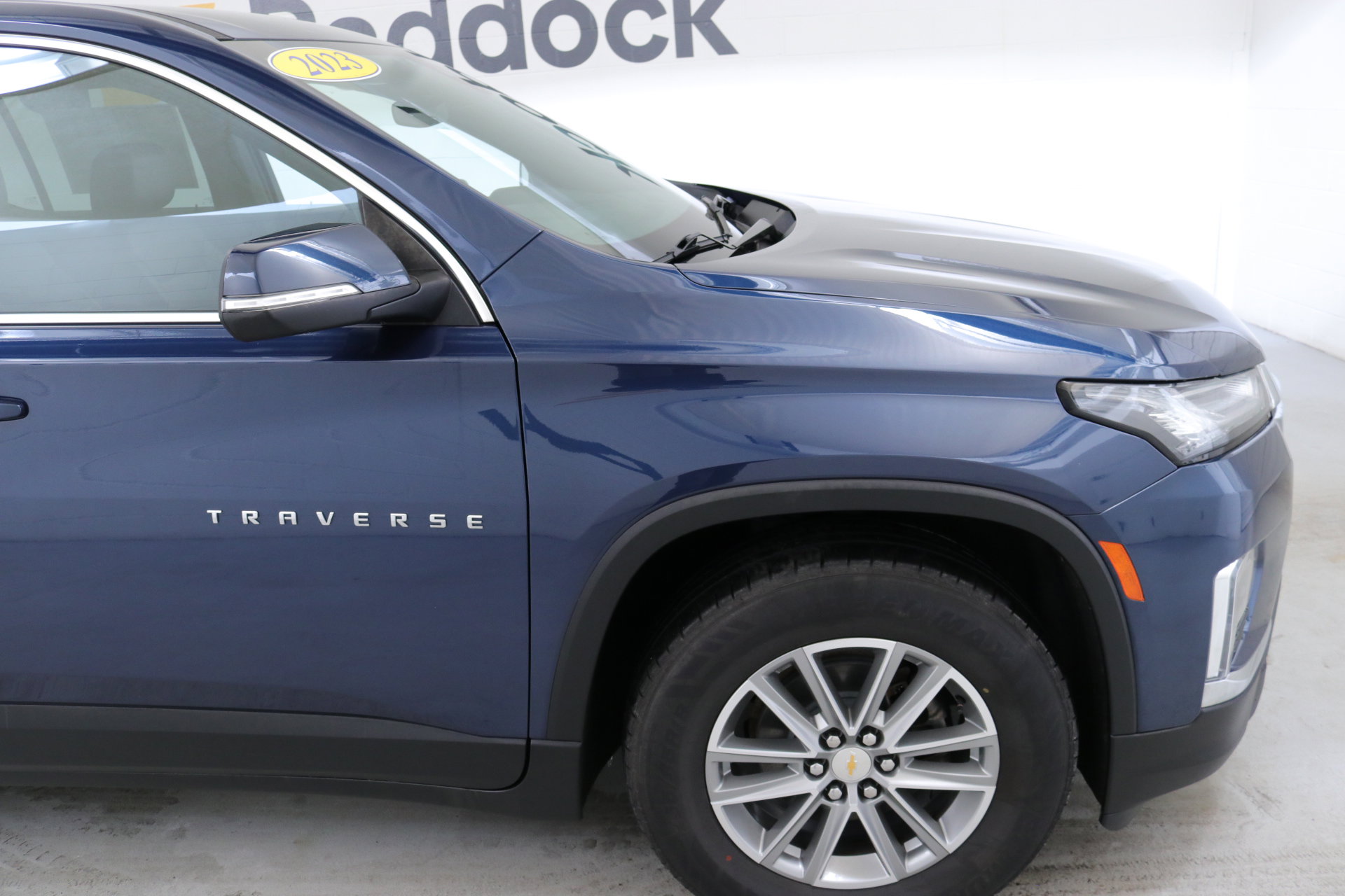 Used 2023 Chevrolet Traverse LT image 10