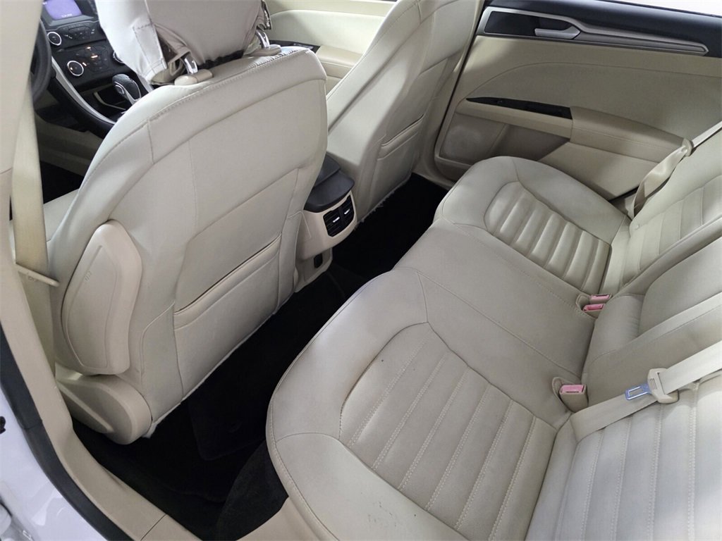Used 2015 Ford Fusion SE image 15