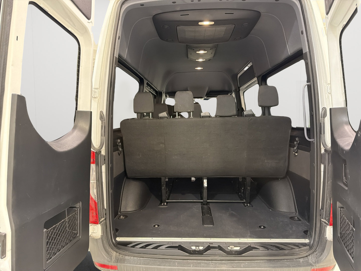 Used 2025 Mercedes-Benz Sprinter 2500 image 11