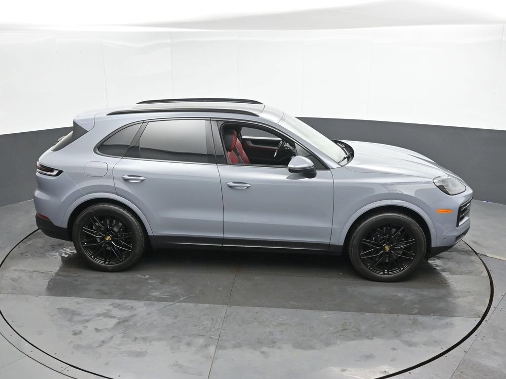 Used 2024 Porsche Cayenne image 37