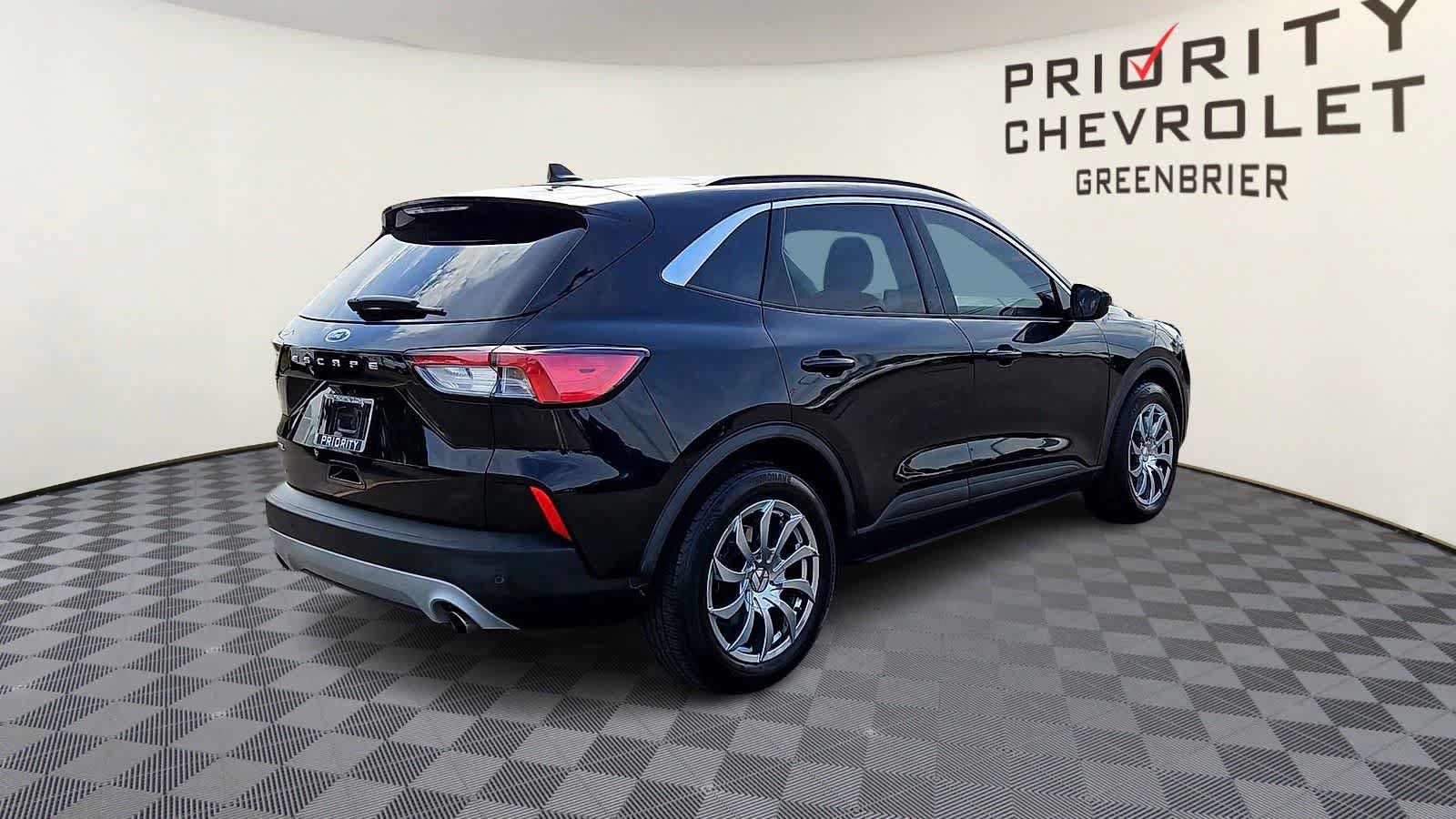 Used 2022 Ford Escape SEL w/ Technology Package FWD image 8