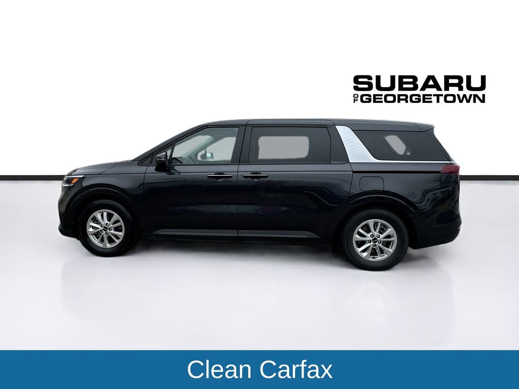 Used 2023 Kia Carnival LX image 4