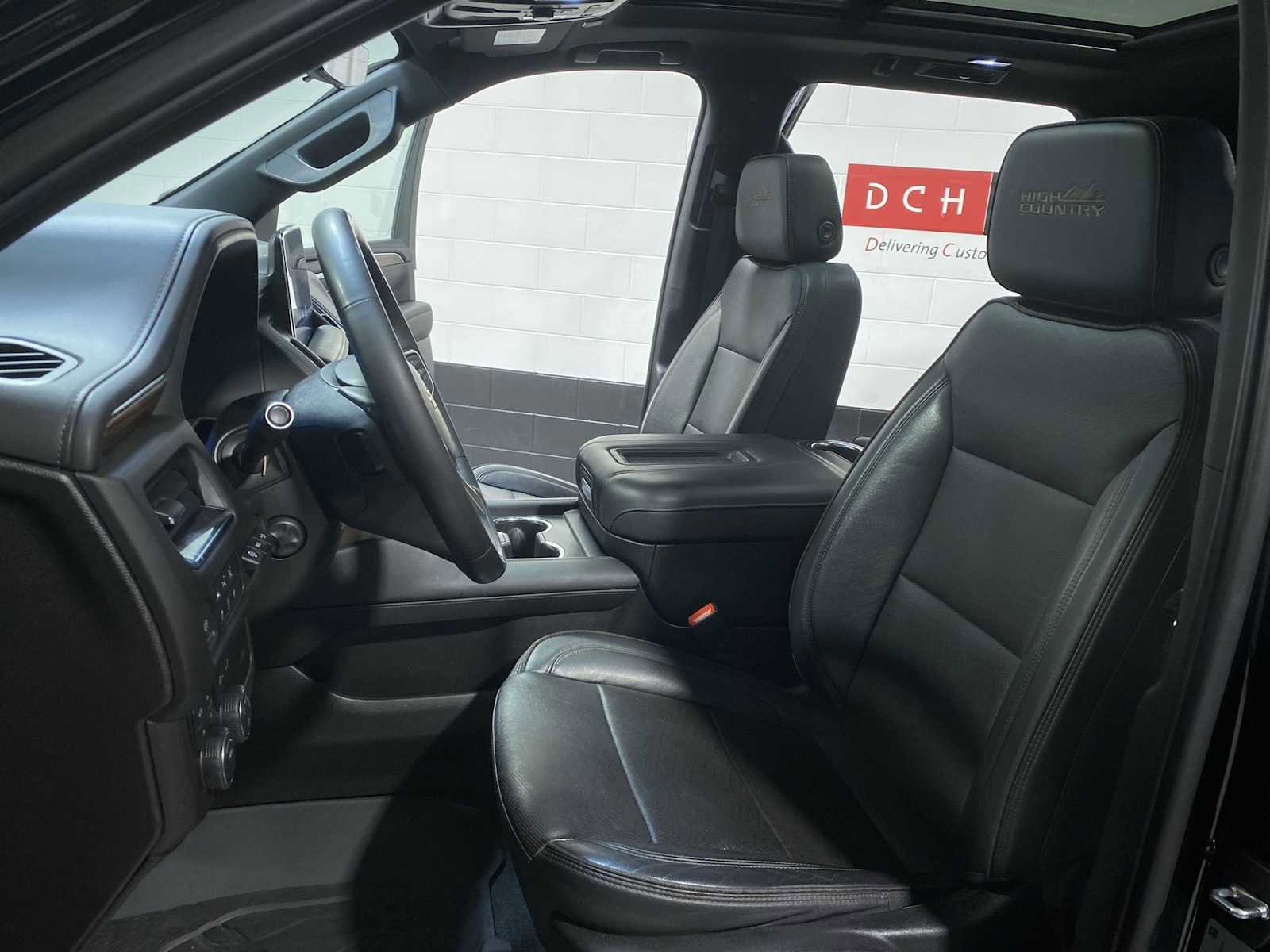 Used 2023 Chevrolet Tahoe High Country image 11