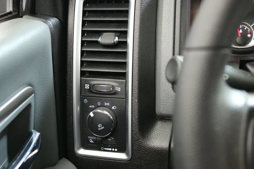 Used 2019 RAM 1500 Warlock AWD/4WD image 18