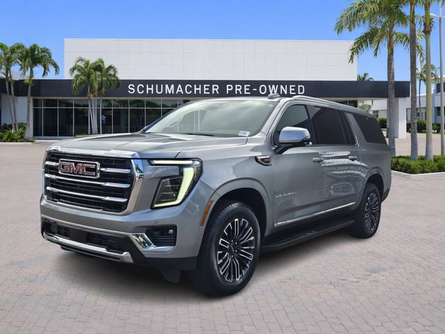 Used 2025 GMC Yukon XL Elevation AWD/4WD image 3