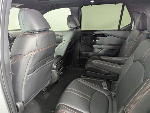 Used 2025 Honda Pilot TrailSport image 17