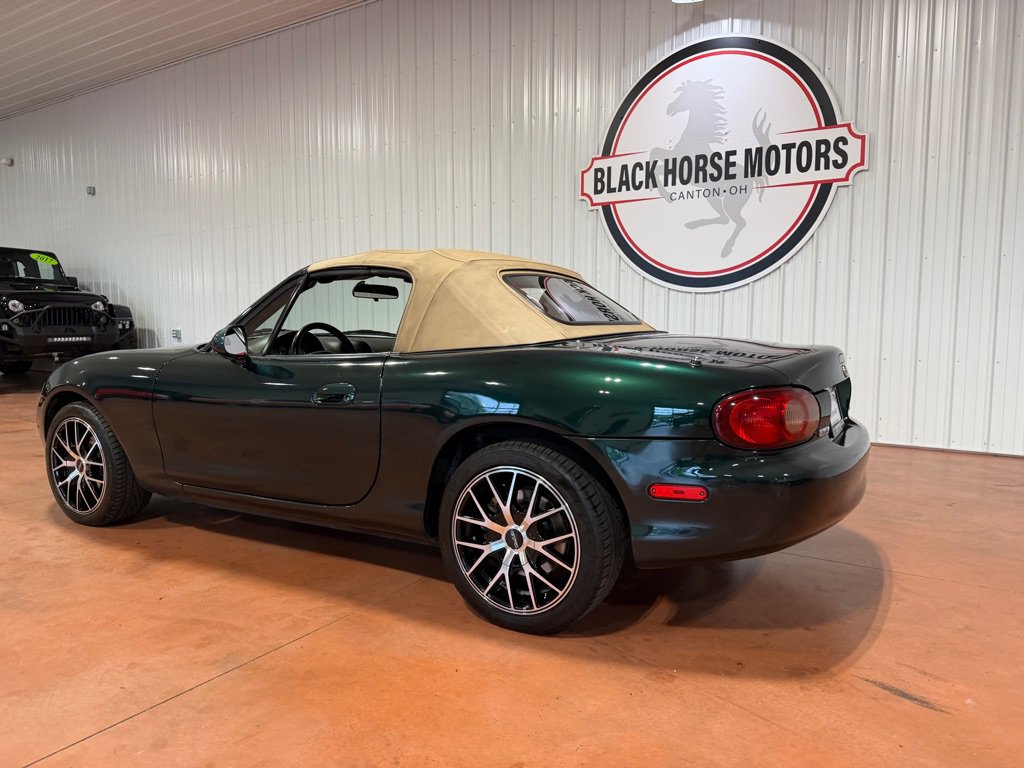 Used 2001 MAZDA MX-5 Miata RWD image 12