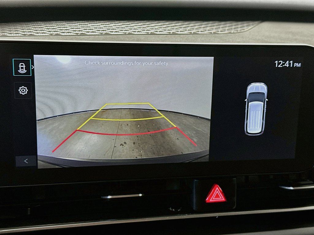 Used 2025 Kia Carnival FWD image 20