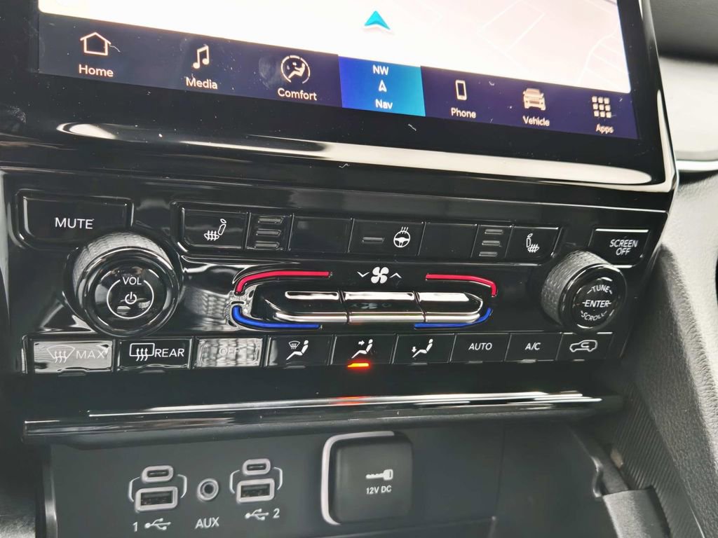 New 2025 Jeep Grand Cherokee Limited w/ Black Appearance Package image 24