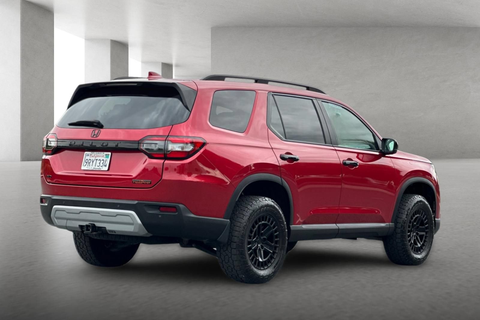 Used 2025 Honda Pilot TrailSport image 4