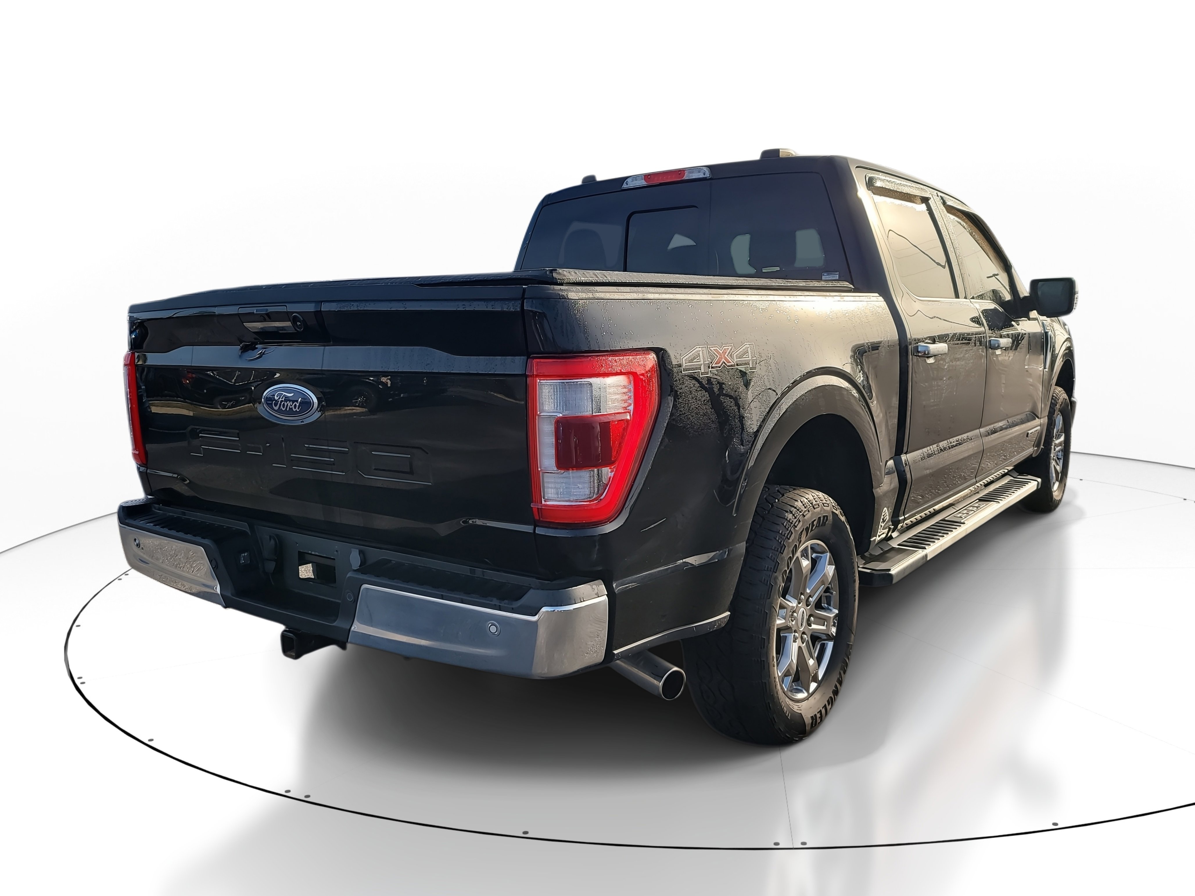 Used 2023 Ford F150 Lariat w/ Trailer Tow Package image 4