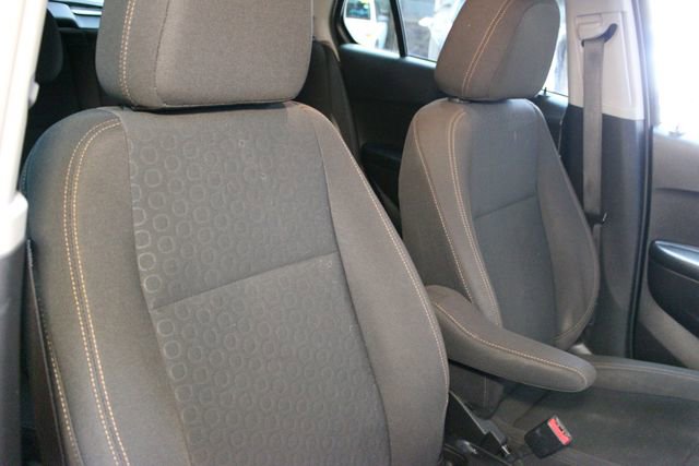 Used 2021 Chevrolet Trax LS w/ Tint and Cruise Package AWD/4WD image 11