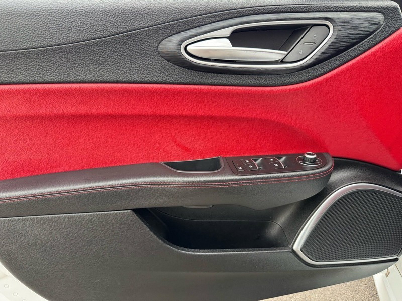 Used 2019 Alfa Romeo Giulia nero edizione w/ Nero Edizione image 15