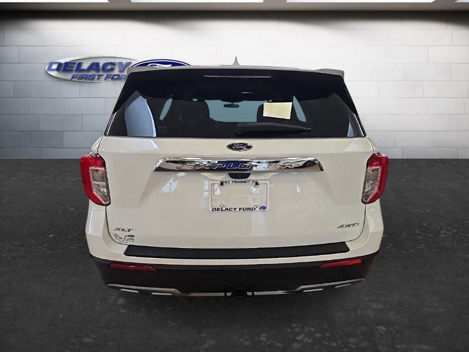 Used 2023 Ford Explorer XLT w/ Equipment Group 202A AWD/4WD image 5