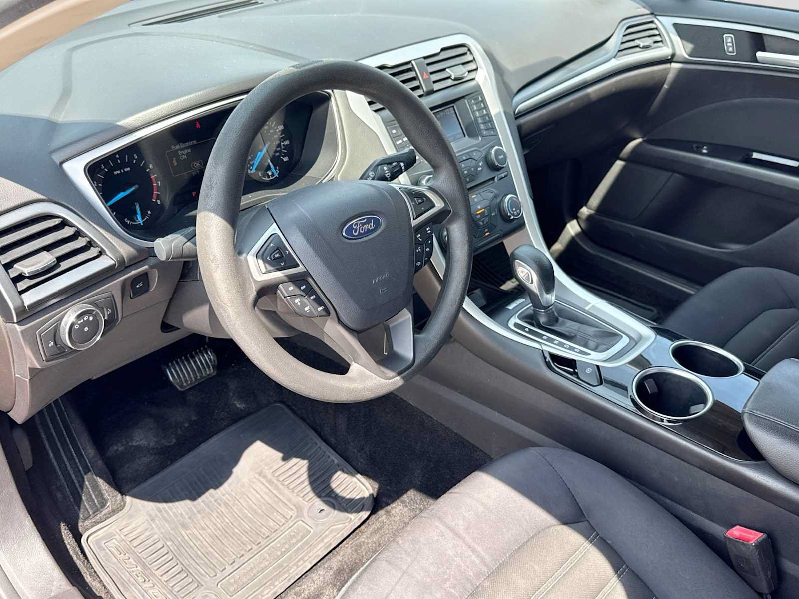 Used 2013 Ford Fusion SE FWD video 2