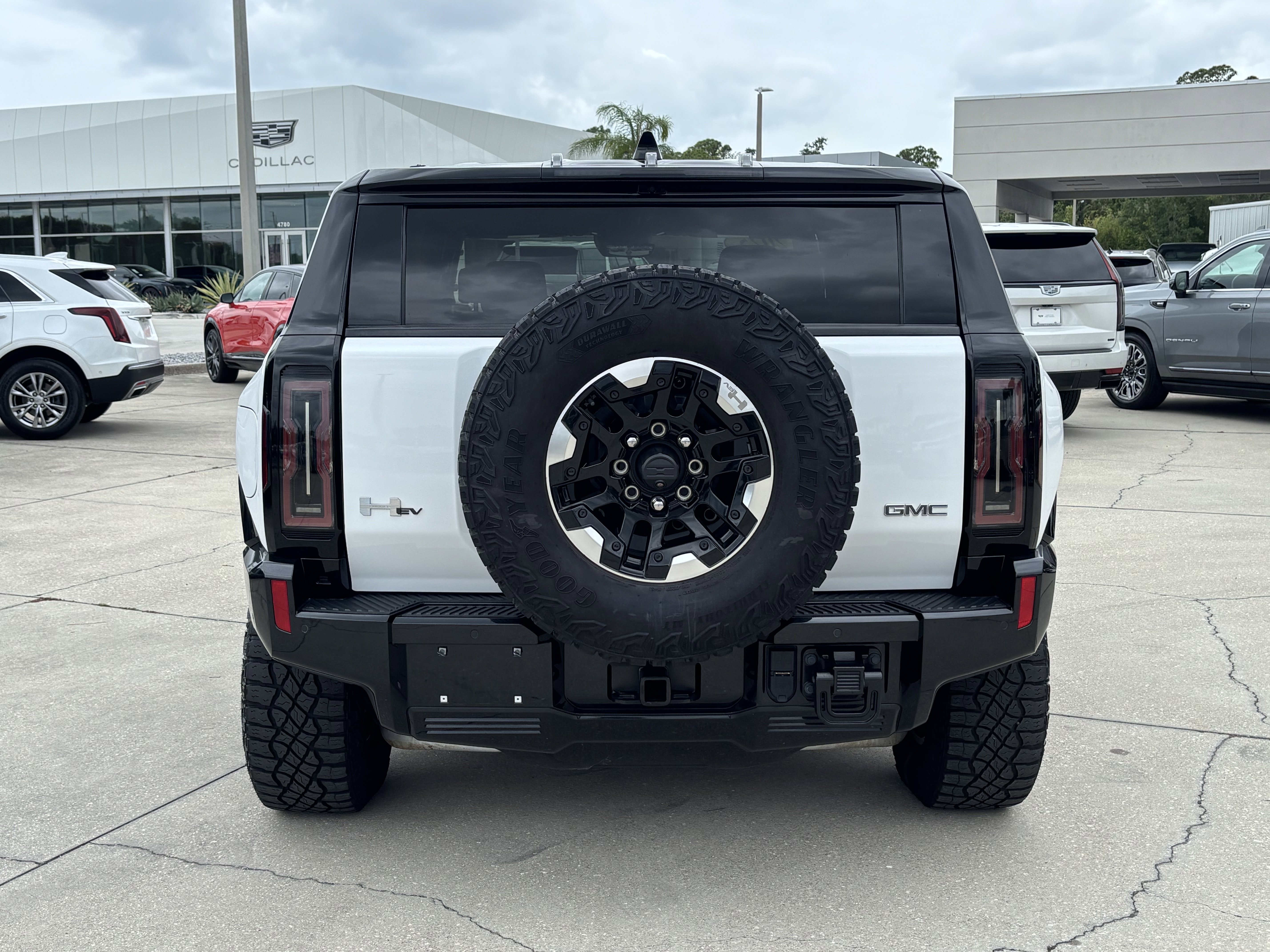 Used 2025 GMC Hummer EV 3X w/ Extreme Off-Road Package AWD/4WD image 4