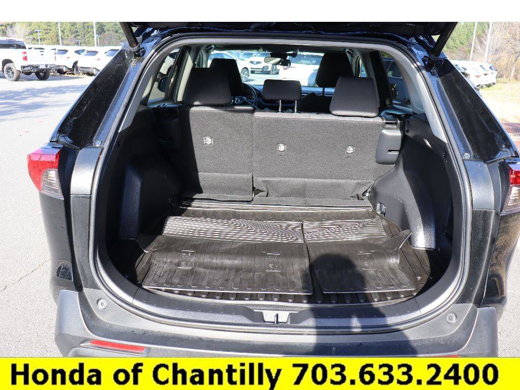 Used 2022 Toyota RAV4 XLE image 25