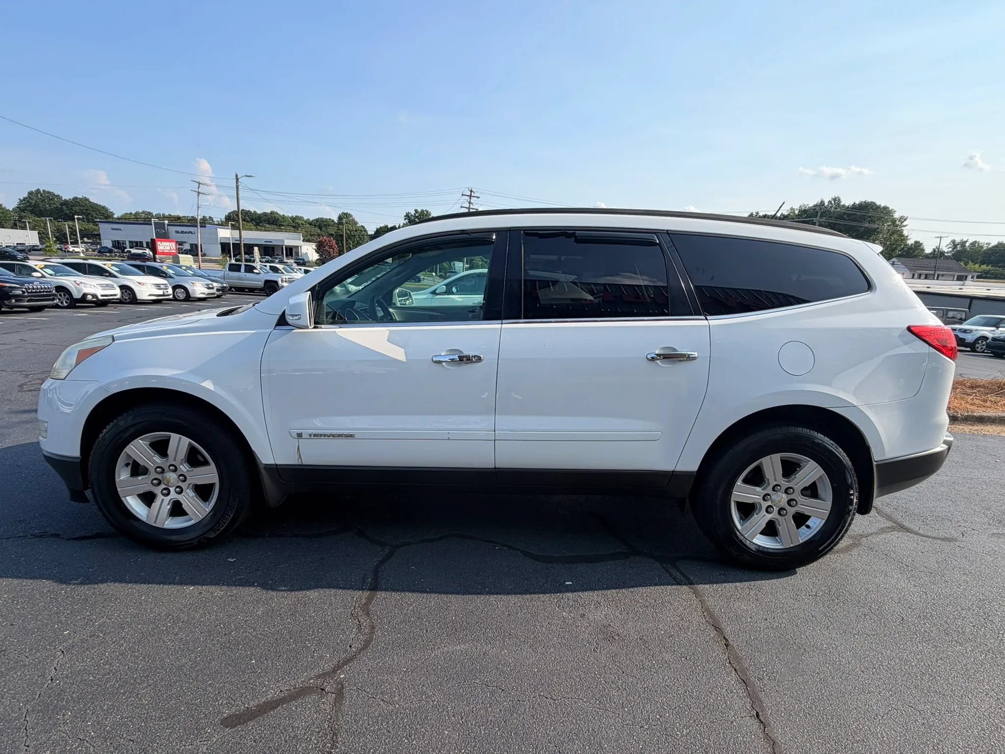 Used 2009 Chevrolet Traverse LT AWD/4WD image 4