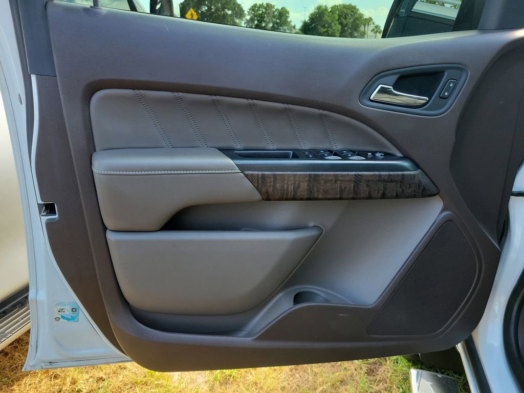 Used 2022 GMC Canyon Denali RWD image 18