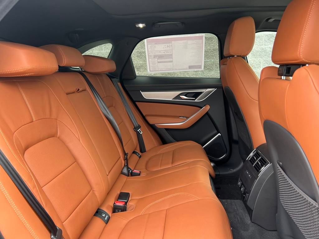 Used 2025 Jaguar F-PACE R-Dynamic S image 18