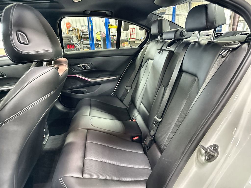 Used 2025 BMW 330i Sedan image 25