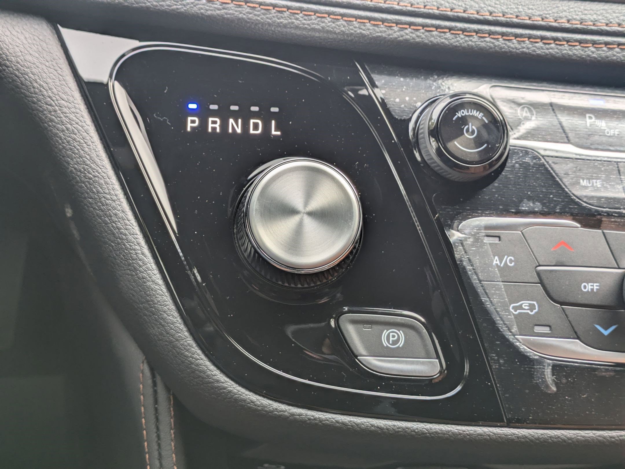 New 2026 Chrysler Pacifica Pinnacle image 16