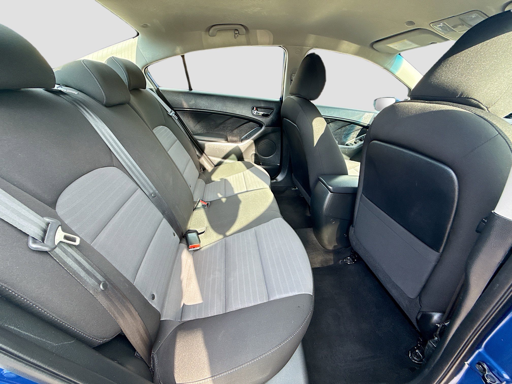 Used 2018 Kia Forte S image 27