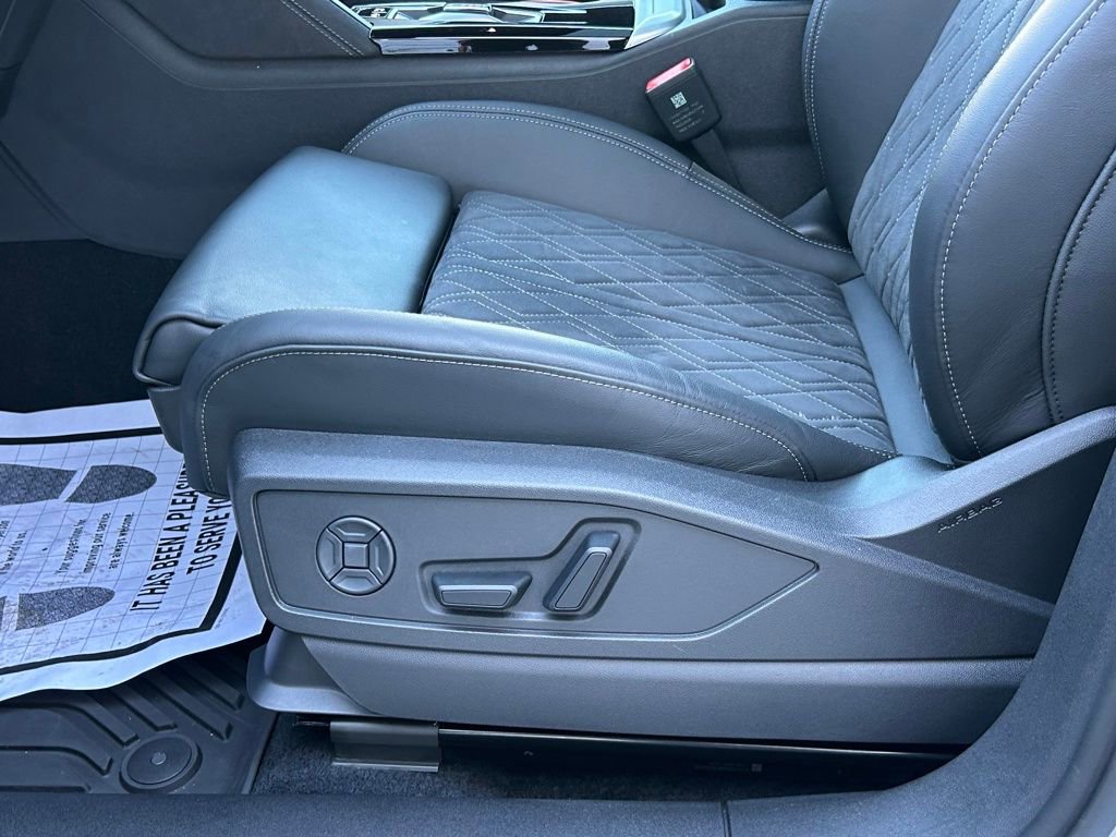 Used 2025 Audi SQ5 Premium Plus w/ Premium Plus Package image 10