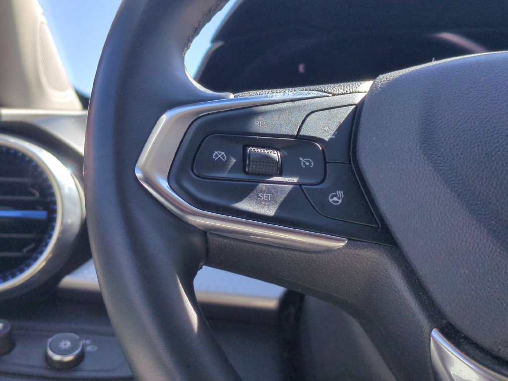 Used 2025 Chevrolet Trax LT w/ LT Convenience Package FWD image 20