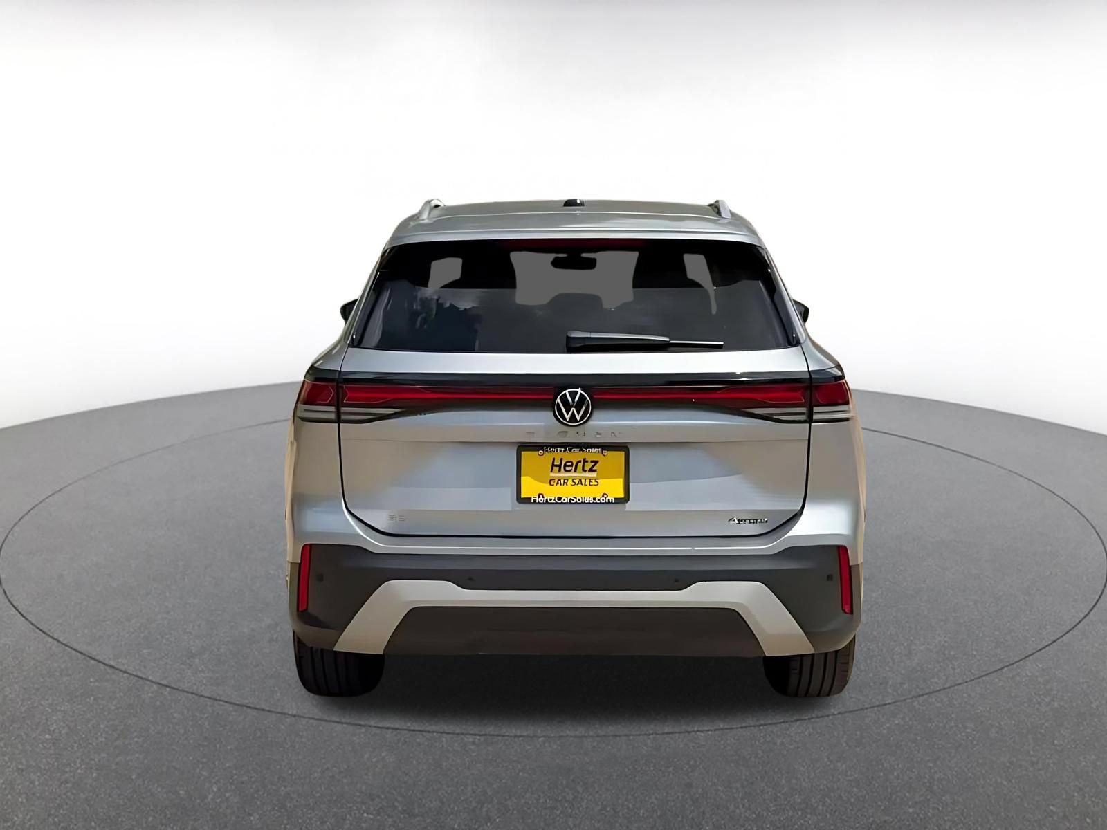 Used 2026 Volkswagen Tiguan SE AWD/4WD image 12