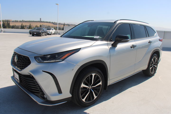 Used 2022 Toyota Highlander XSE AWD/4WD image 6