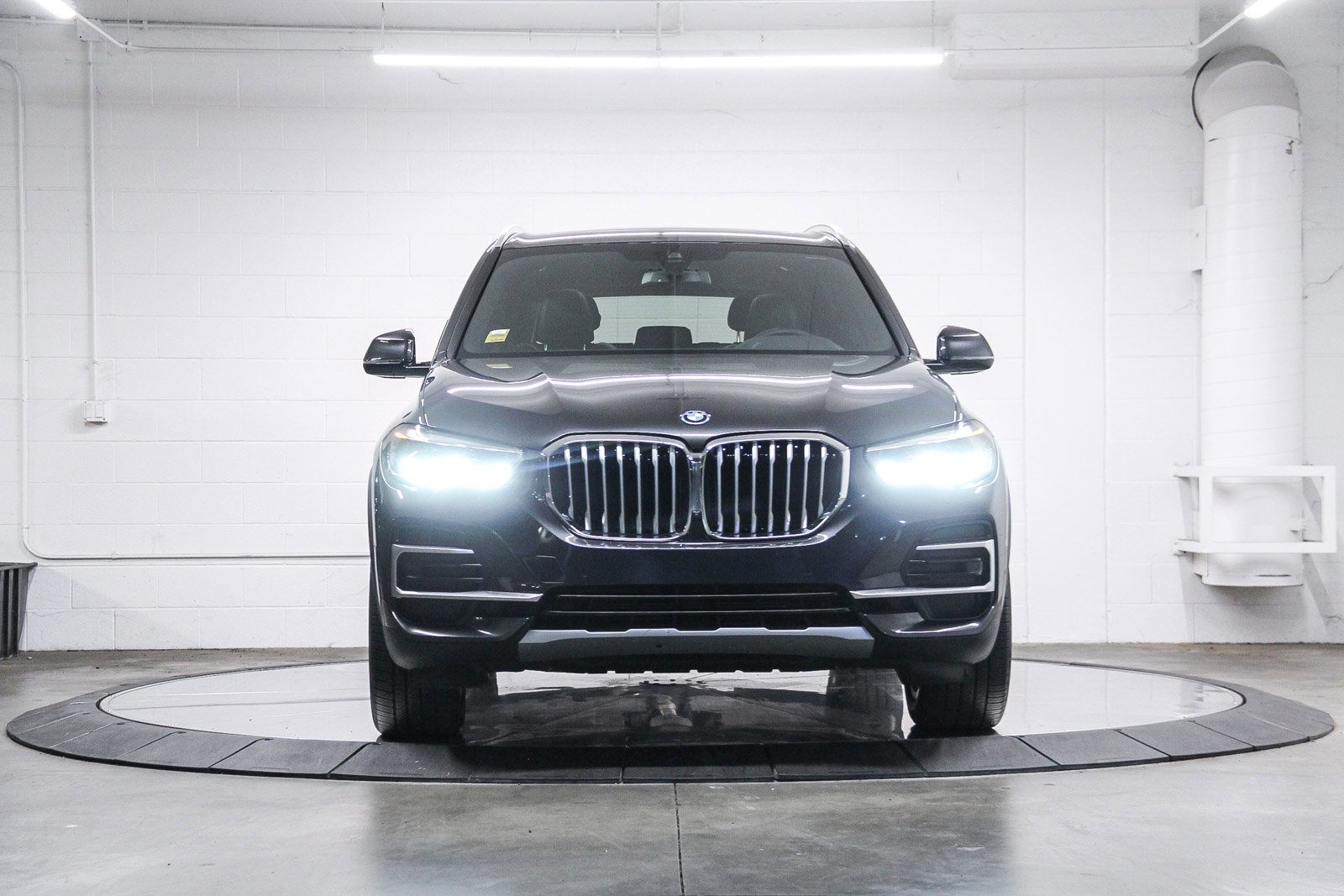 Certified 2023 BMW X5 xDrive45e w/ Parking Assistance Package image 2