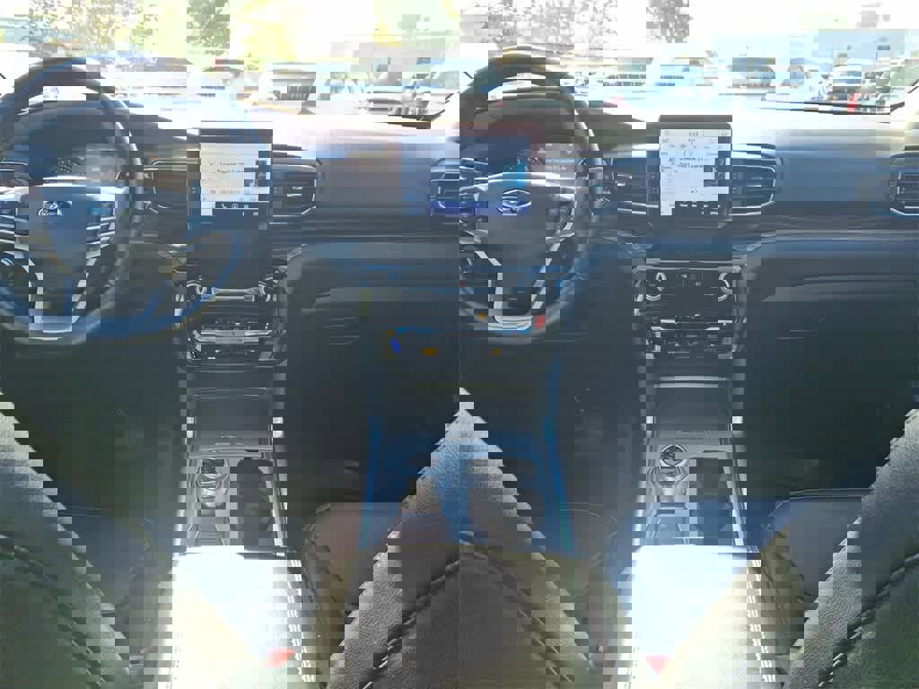 Used 2022 Ford Explorer Limited image 10