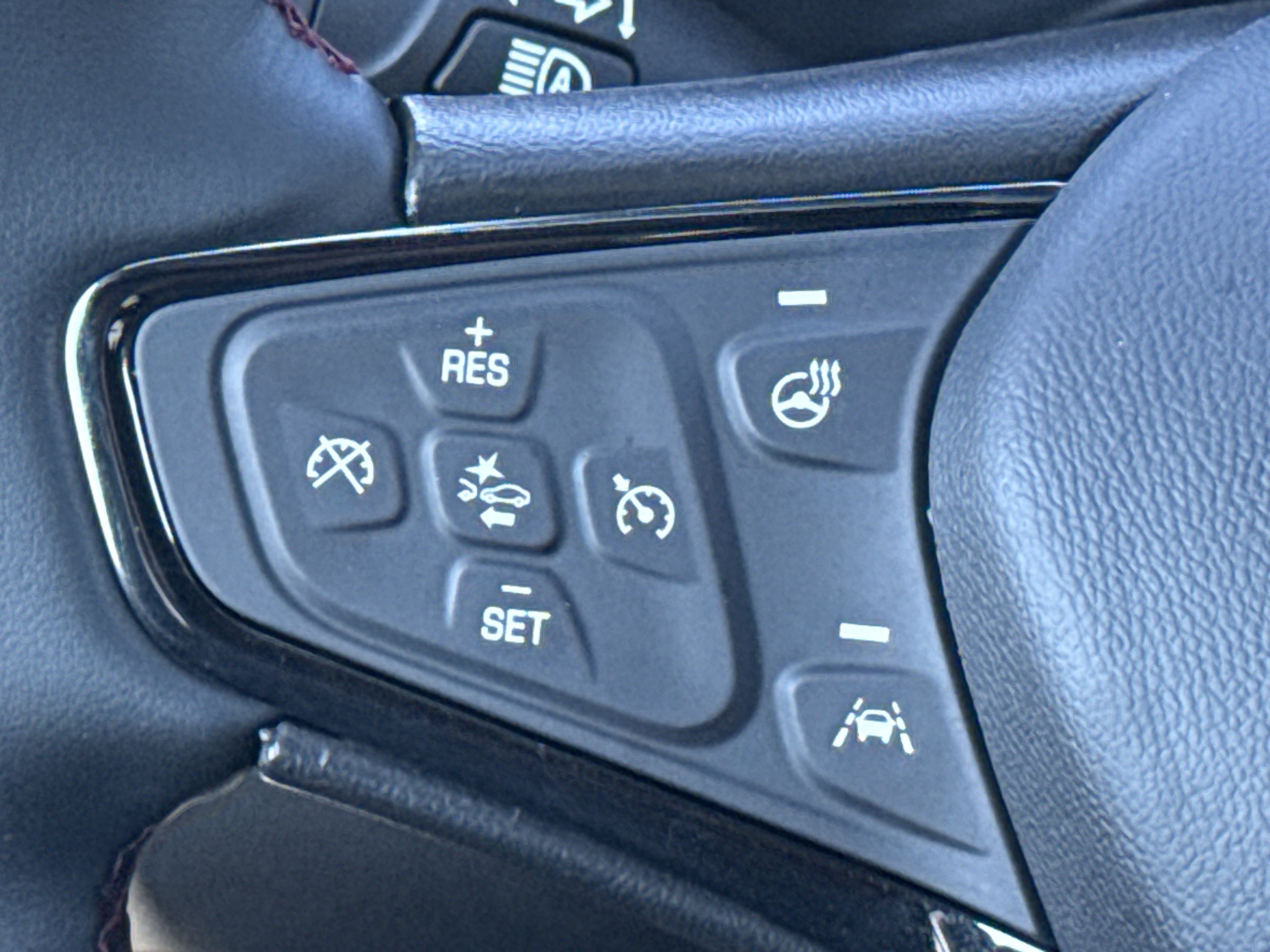 Used 2023 Chevrolet Equinox RS w/ RS Leather Package AWD/4WD image 19