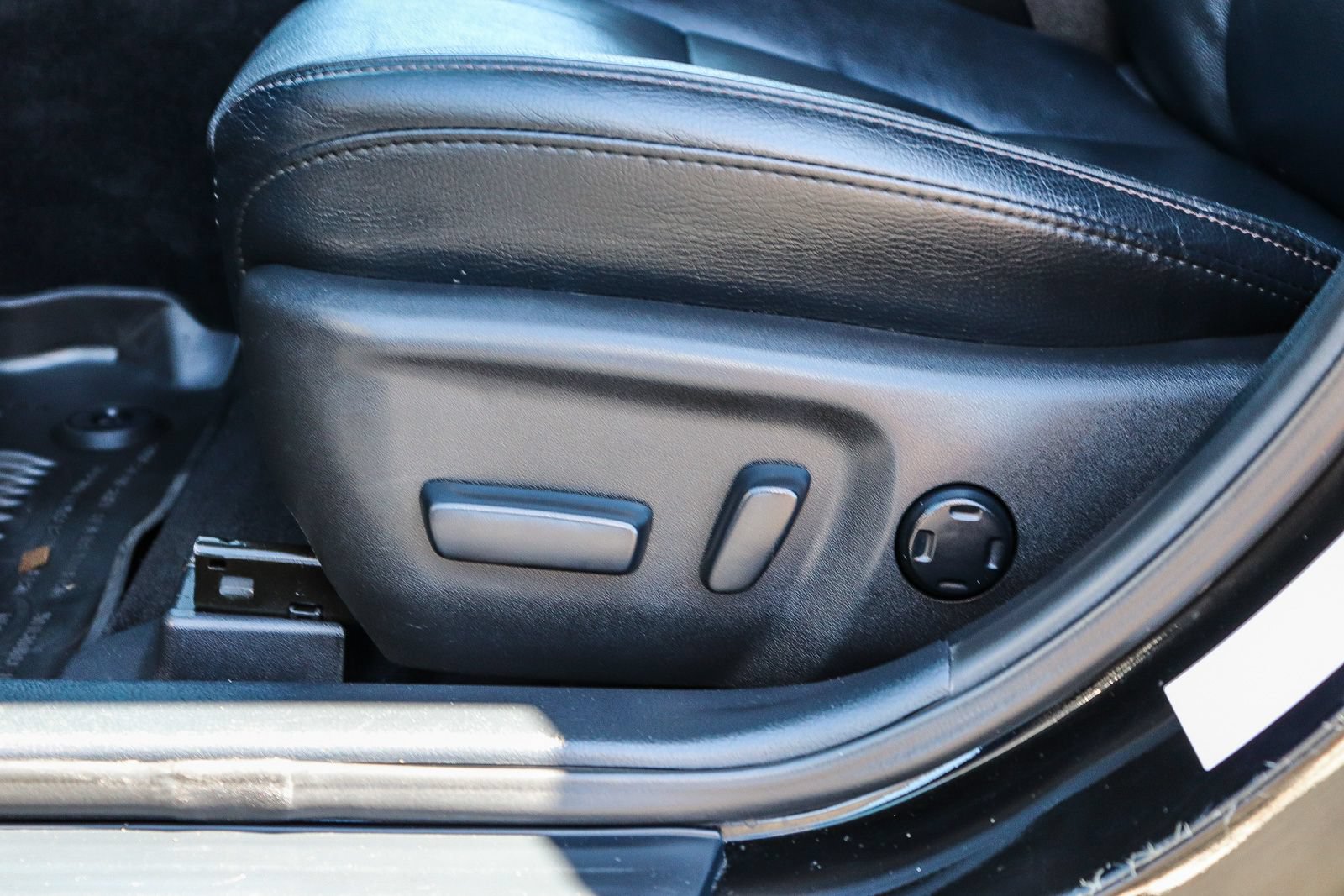 Used 2015 Toyota Avalon XLE FWD image 27