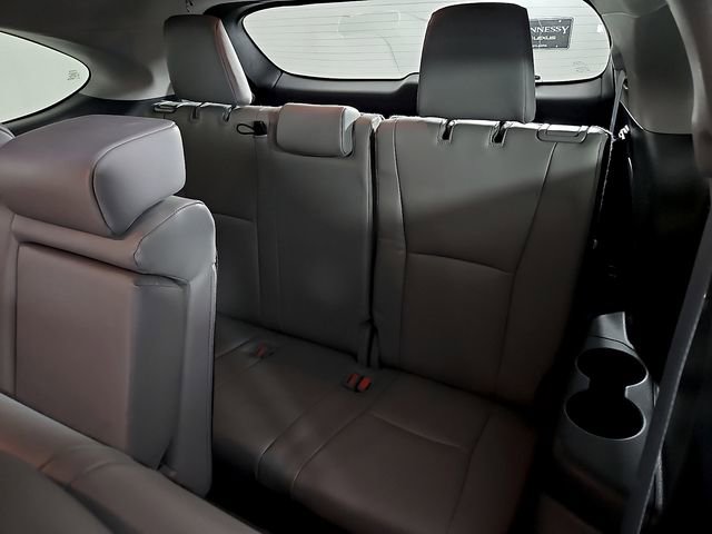 Used 2023 Toyota Highlander XLE AWD/4WD image 10