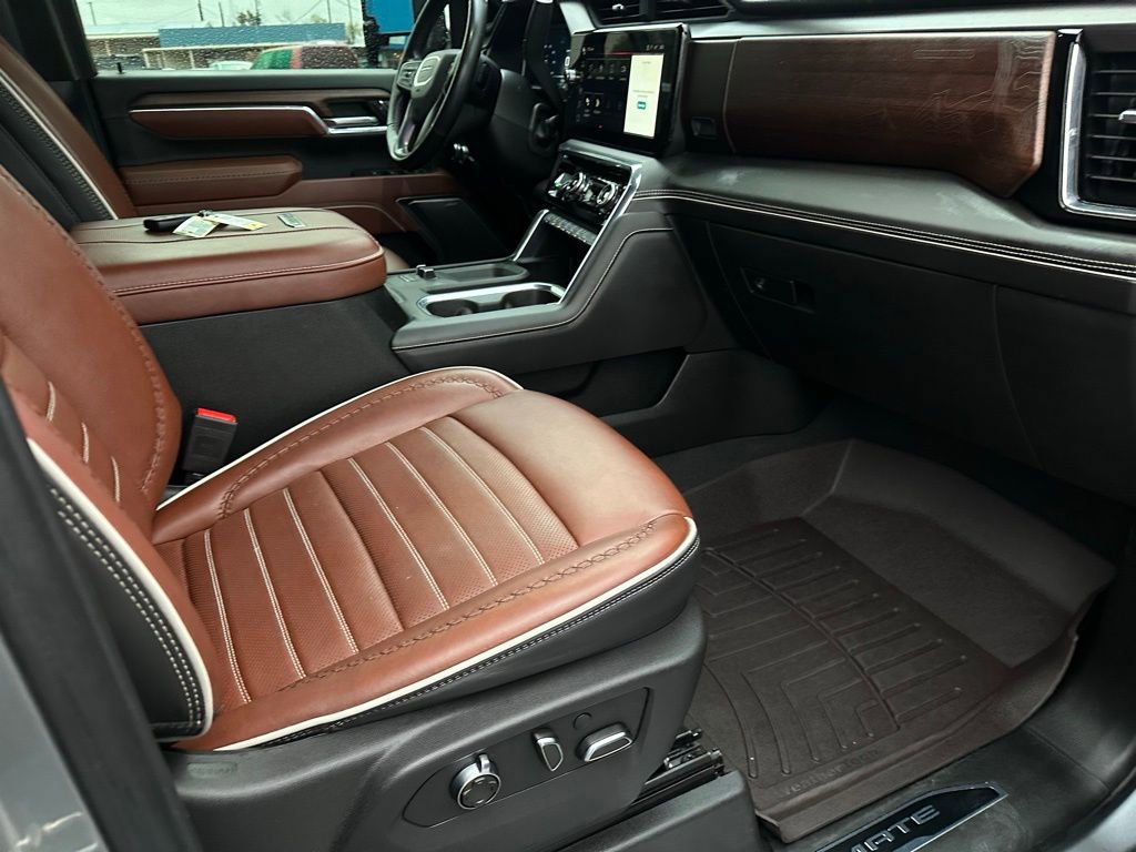 Used 2024 GMC Sierra 2500 Denali Ultimate image 16