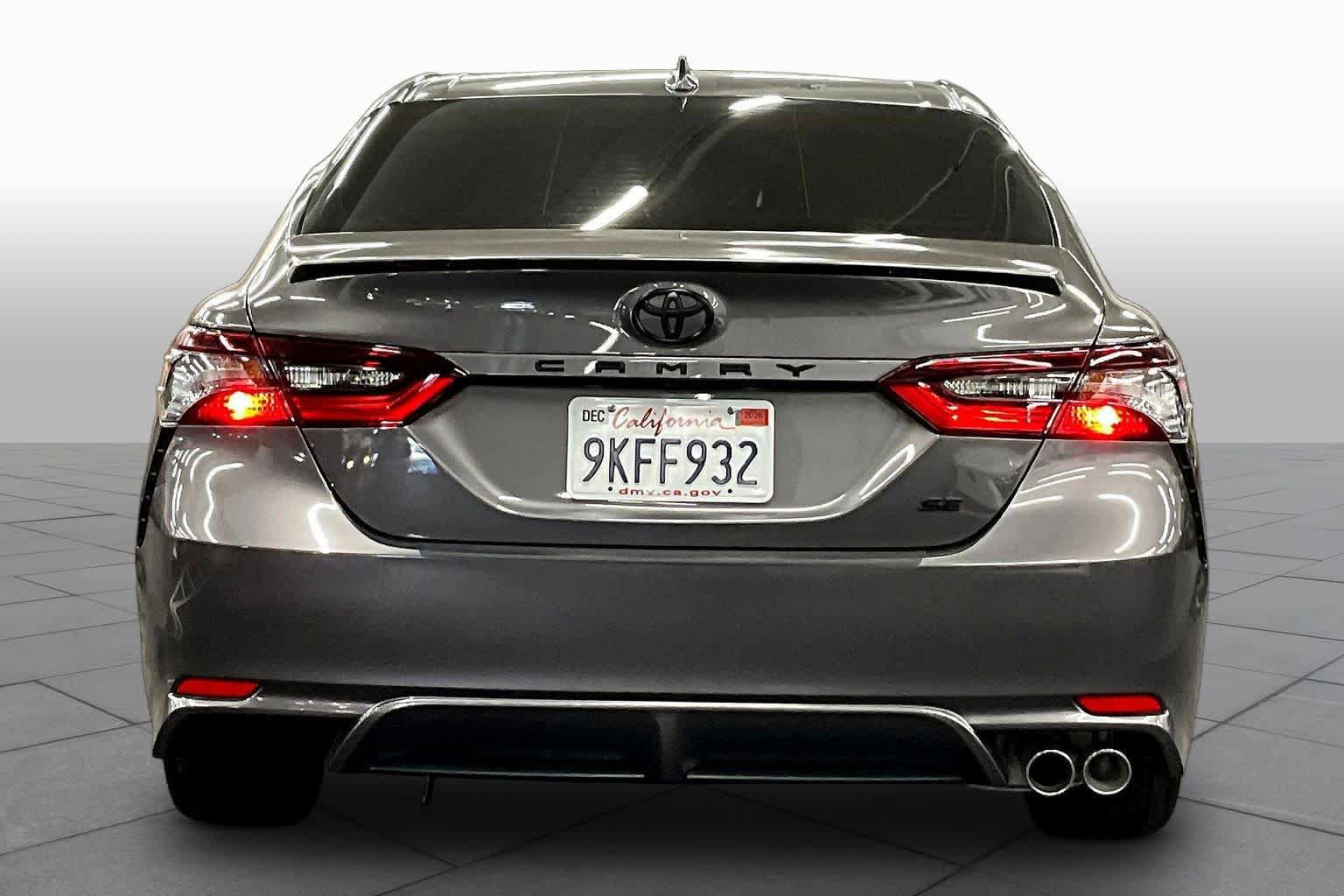 Used 2024 Toyota Camry SE FWD image 4