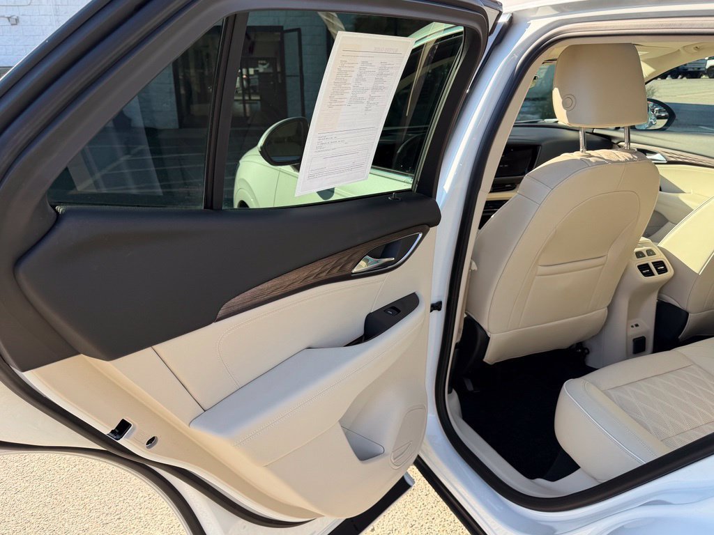 Used 2023 Buick Envision Avenir AWD/4WD image 16