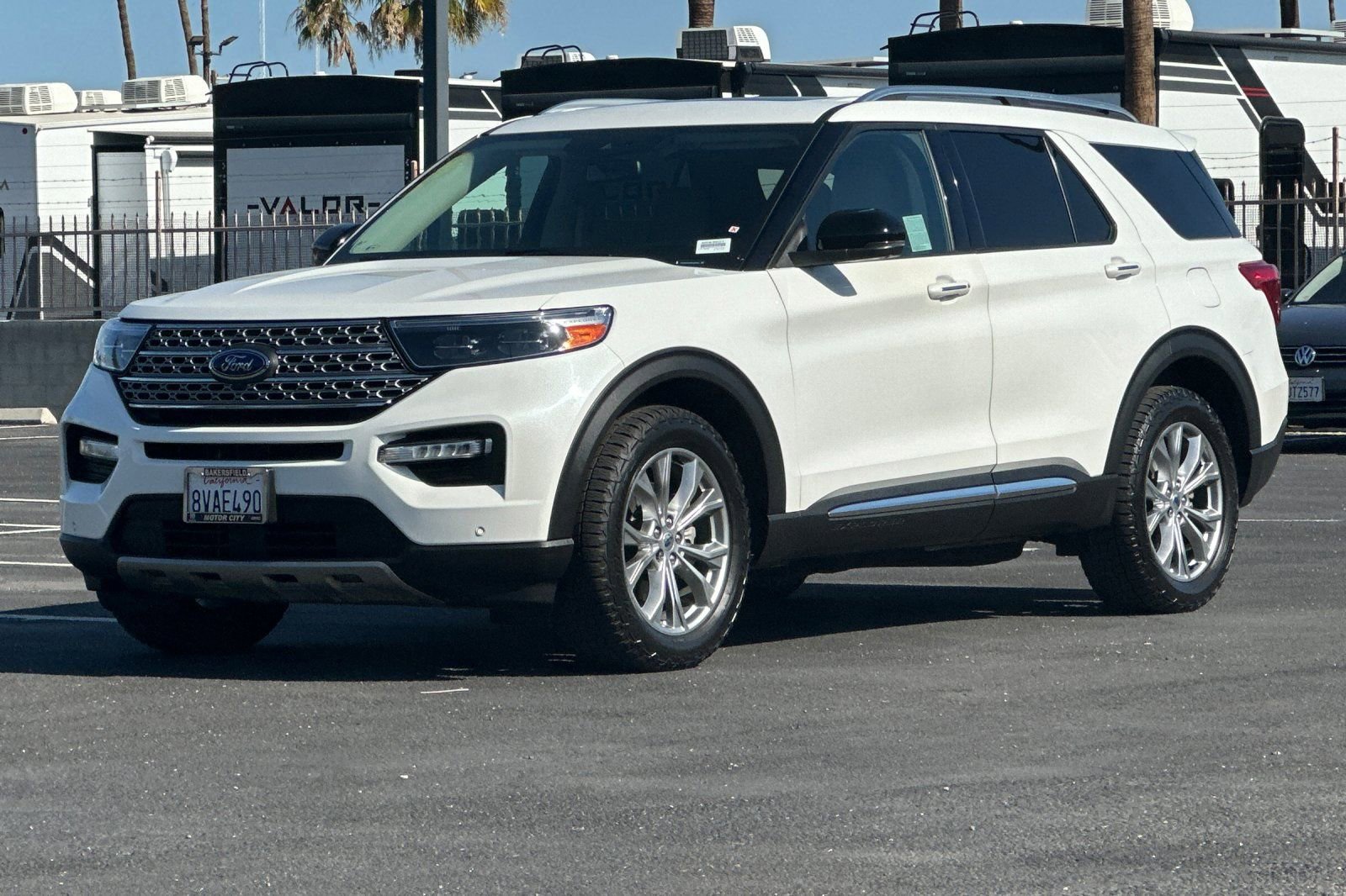 Used 2021 Ford Explorer Limited w/ Equipment Group 301A AWD/4WD image 8