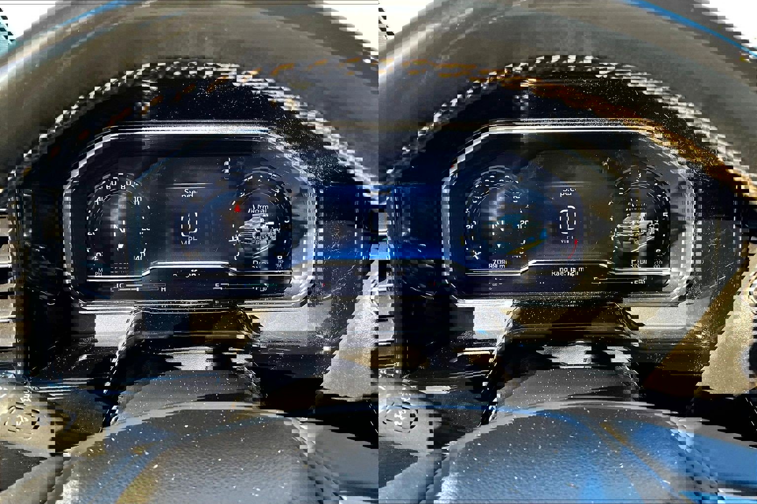 Used 2024 Chevrolet Silverado 2500 LT w/ Convenience Package image 14