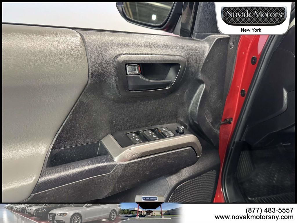 Used 2022 Toyota Tacoma SR5 image 12