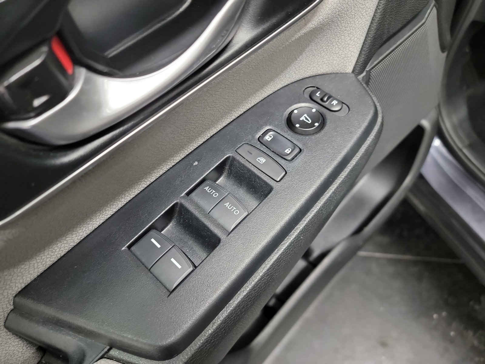 Used 2019 Honda CR-V EX image 14