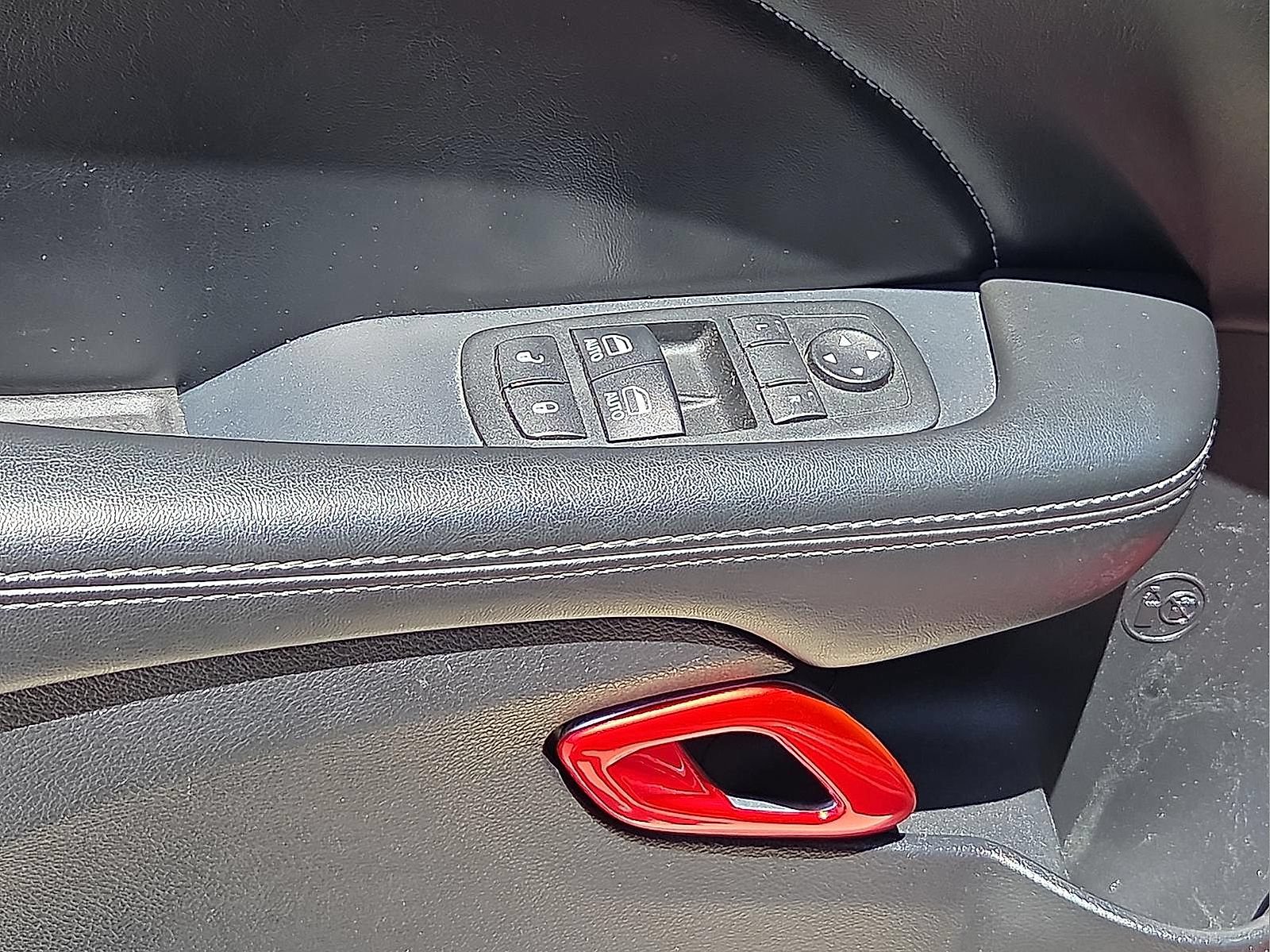 Used 2015 Dodge Challenger R/T Plus RWD image 13