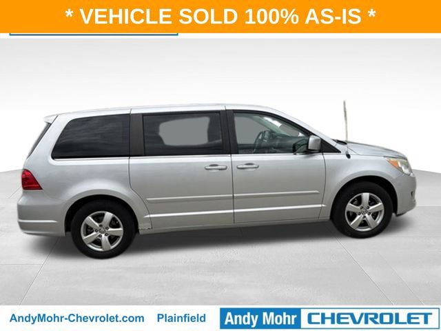 Used 2010 Volkswagen Routan SE FWD image 7