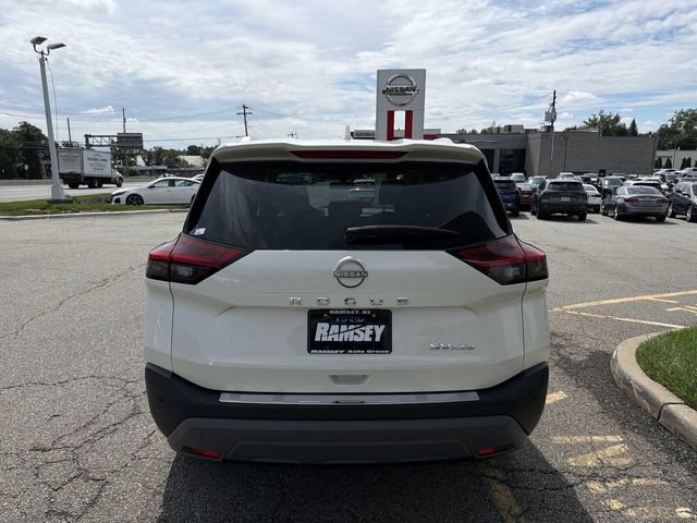 Certified 2023 Nissan Rogue SV w/ SV Premium B Package AWD/4WD image 7