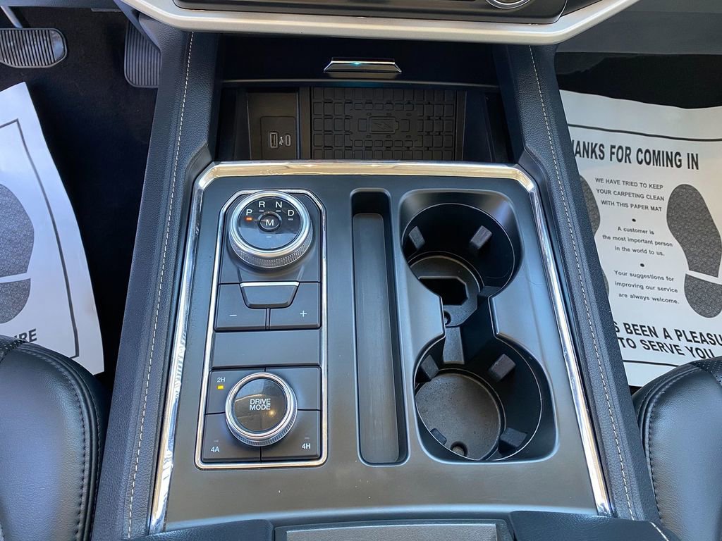 Used 2023 Ford Expedition XLT image 22